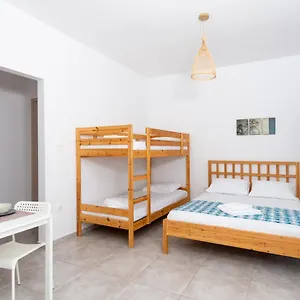 Avli , Пиргадикия Греция